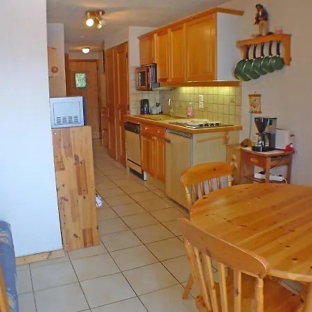 Cosy Avec Balcon, Parking Et Animaux Acceptes - Fr-1-629-90 Apartment Morillon